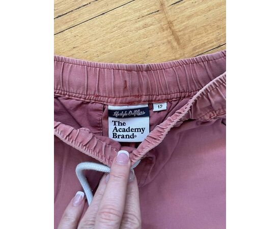 Garage Sales ESHER -  583